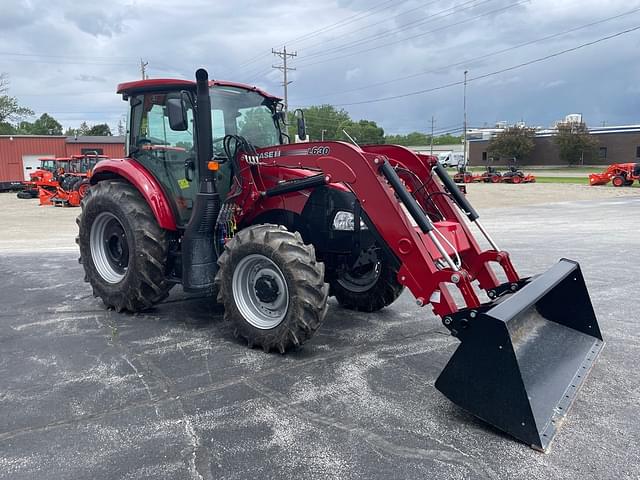 Image of Case IH Farmall 100C equipment image 2