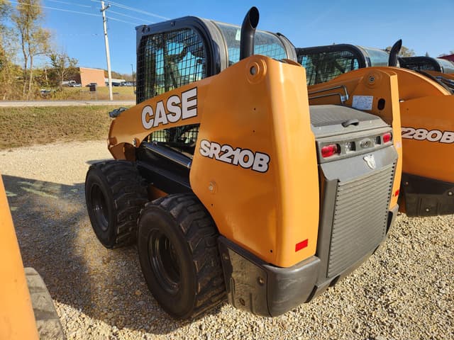 Image of Case SR210B equipment image 3