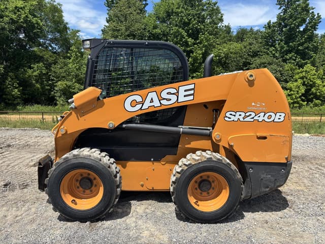 Image of Case SR240B equipment image 1