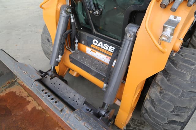 Image of Case SV340B equipment image 3