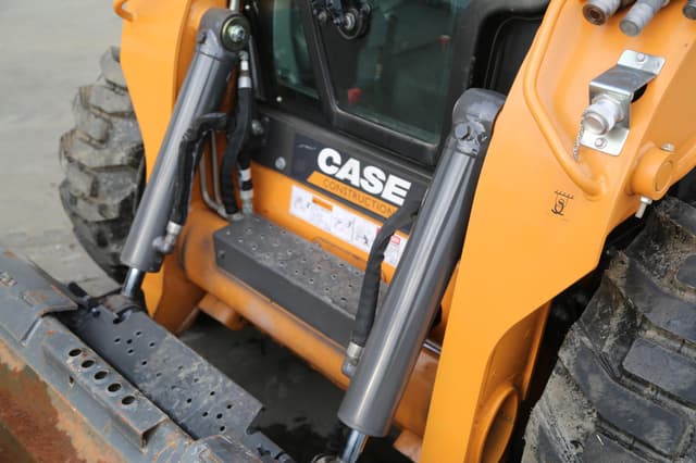 Image of Case SV340B equipment image 3