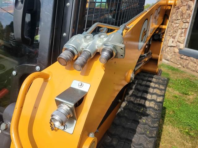 Image of Case TR270B equipment image 3