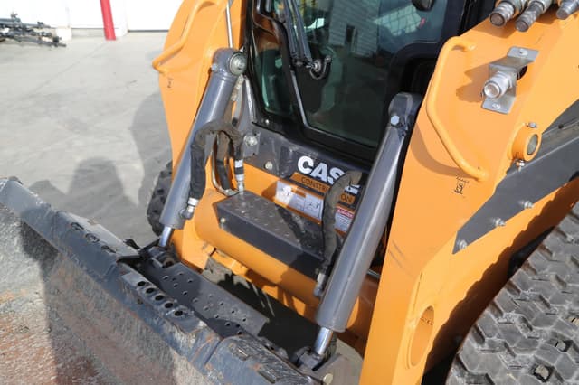 Image of Case TR310B equipment image 3