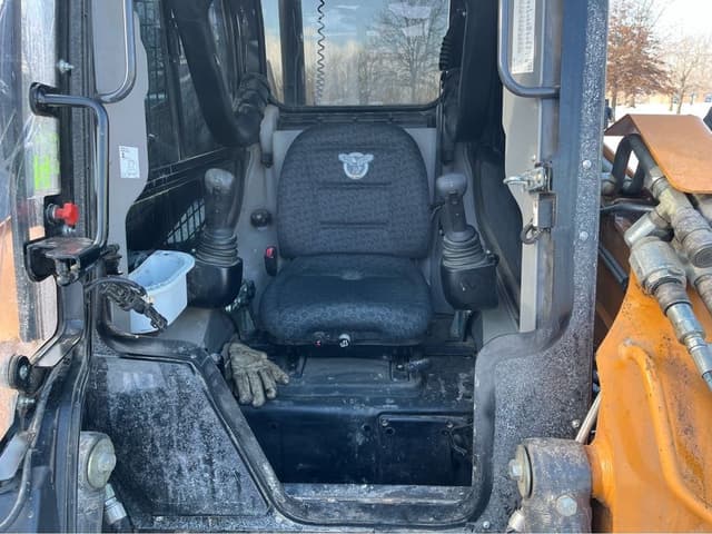 Image of Case TR340B equipment image 2