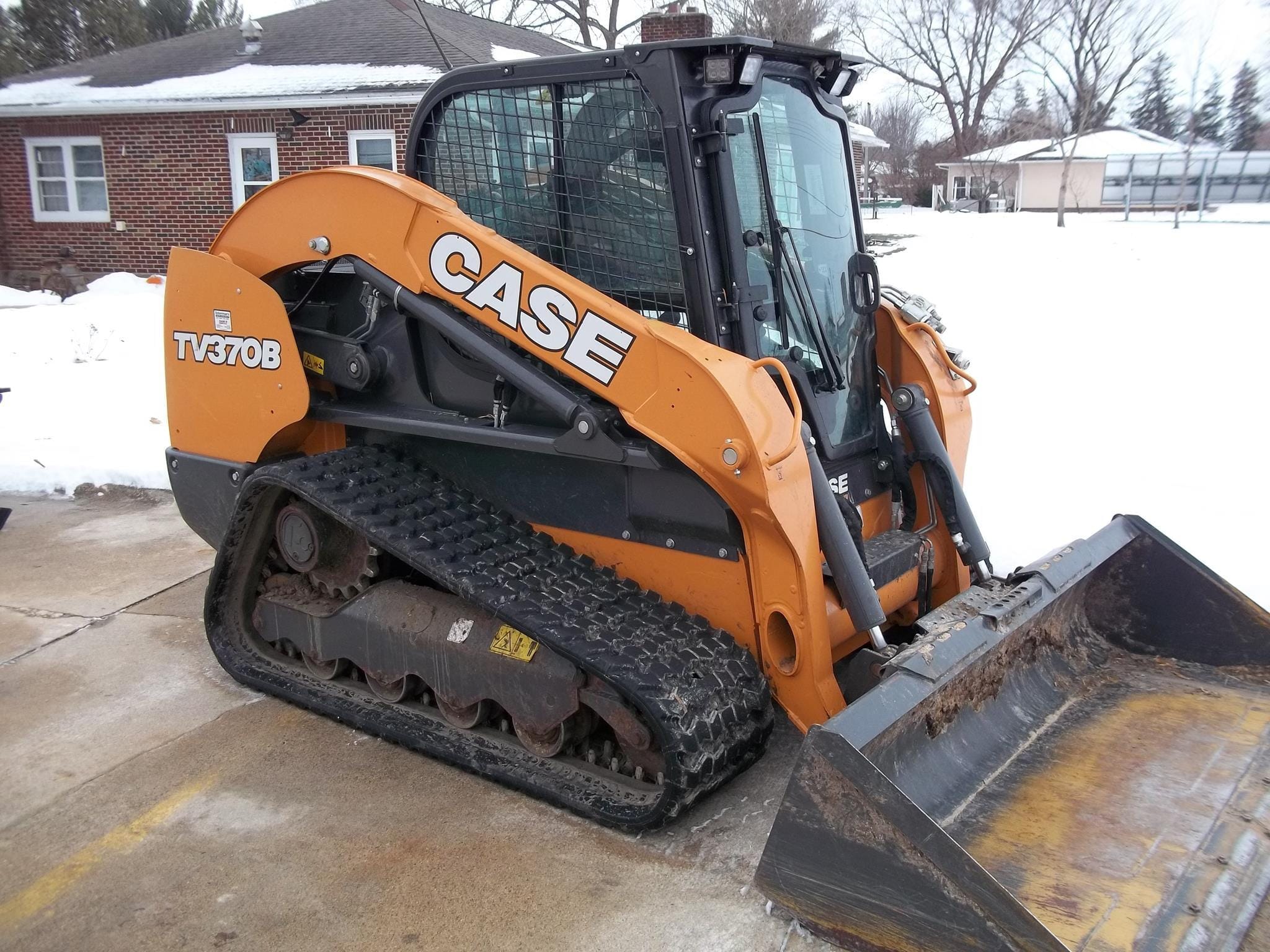 2023 Case TV370B Equipment Image0