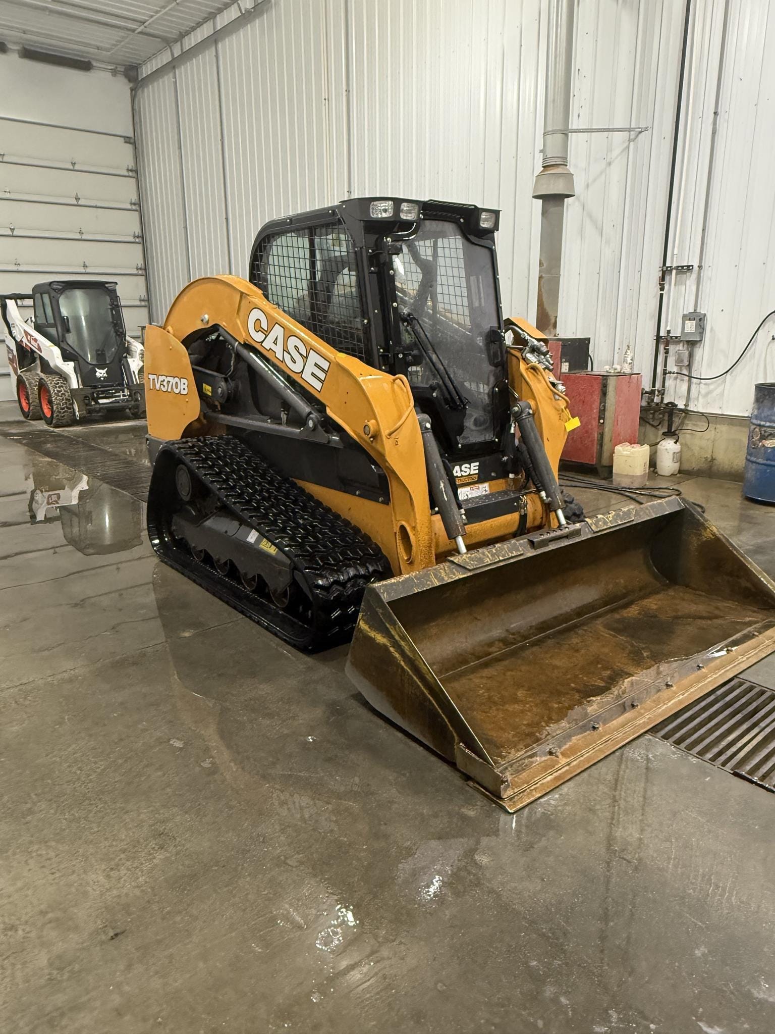 2023 Case TV370B Equipment Image0