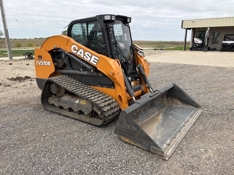 2023 Case TV370B Equipment Image0