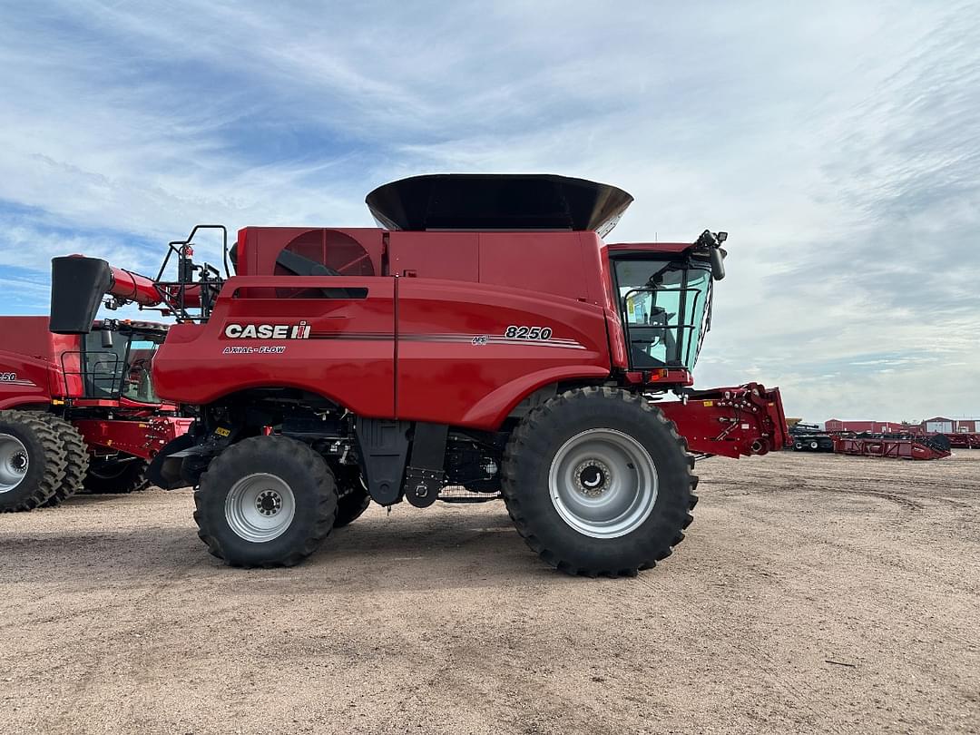 Image of Case IH 8250 Image 0