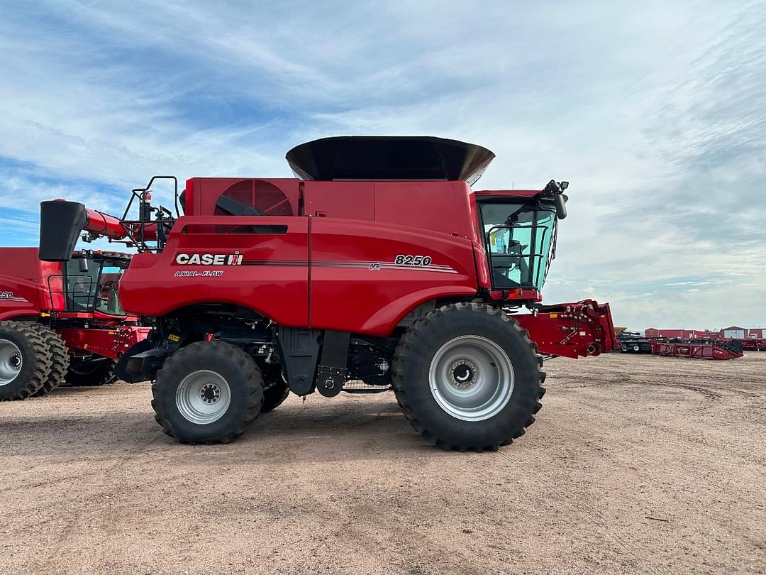 Image of Case IH 8250 Image 0