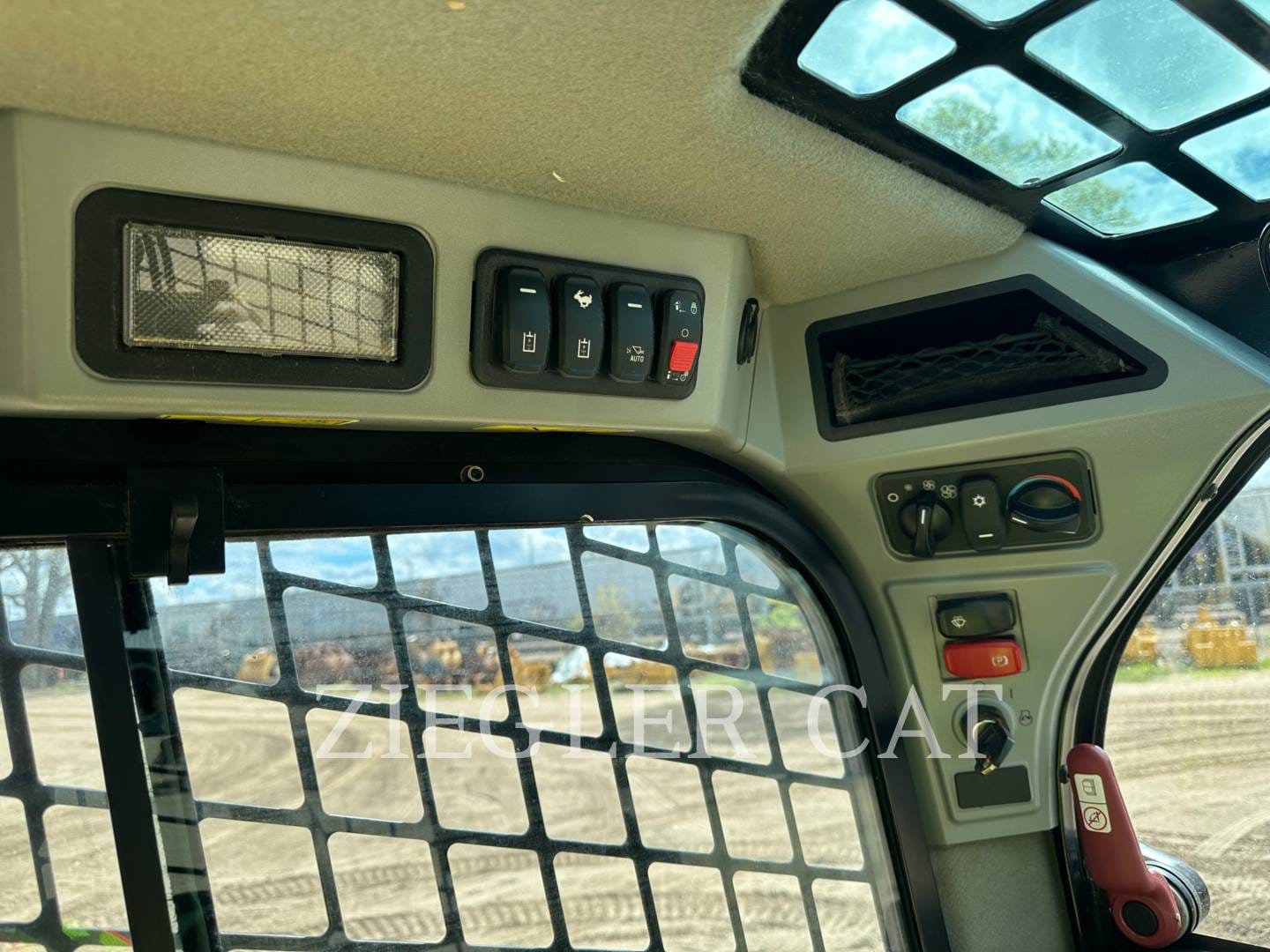 2023 Caterpillar 236D3 Equipment Image0