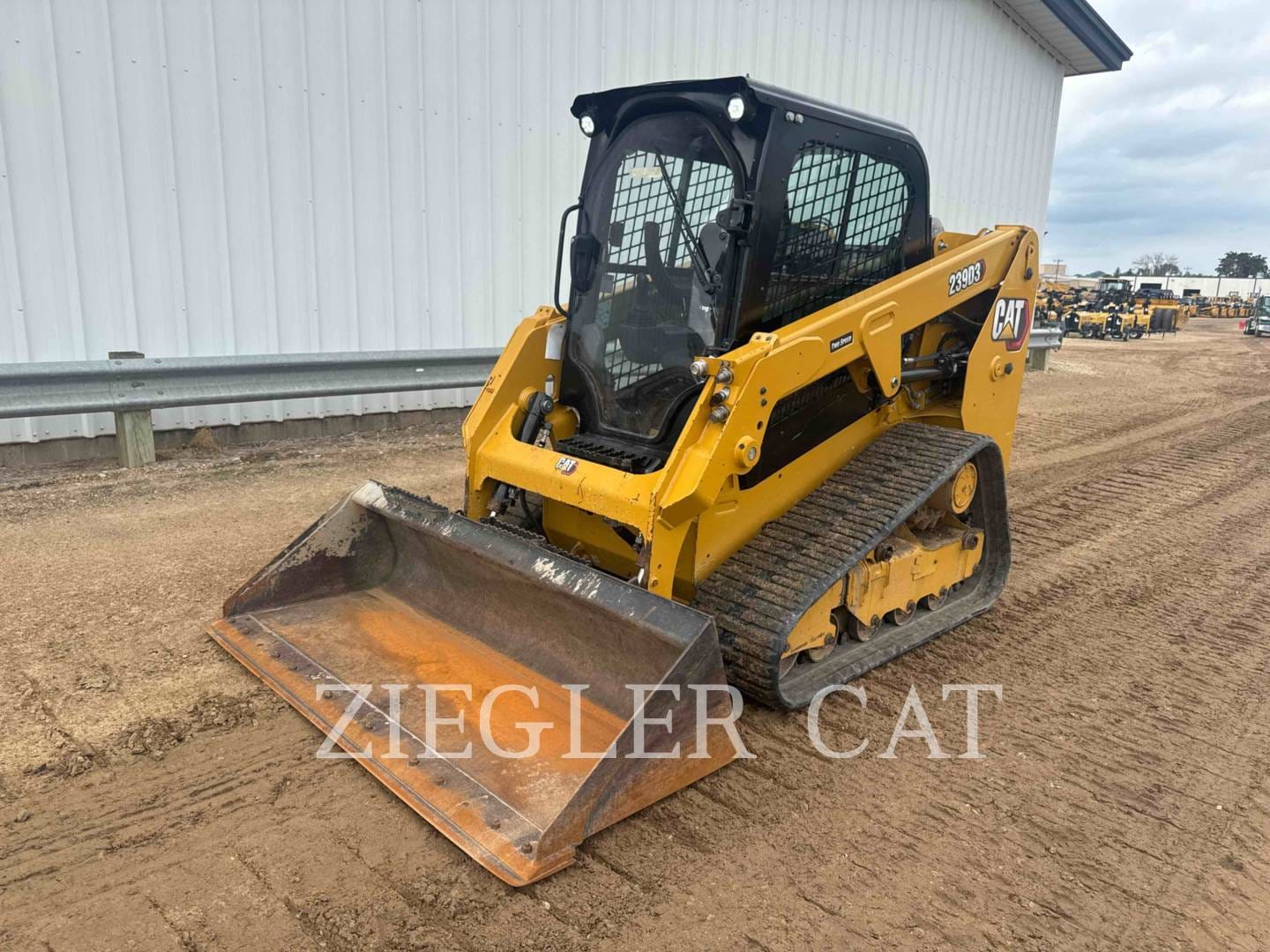 2023 Caterpillar 239D3 Equipment Image0