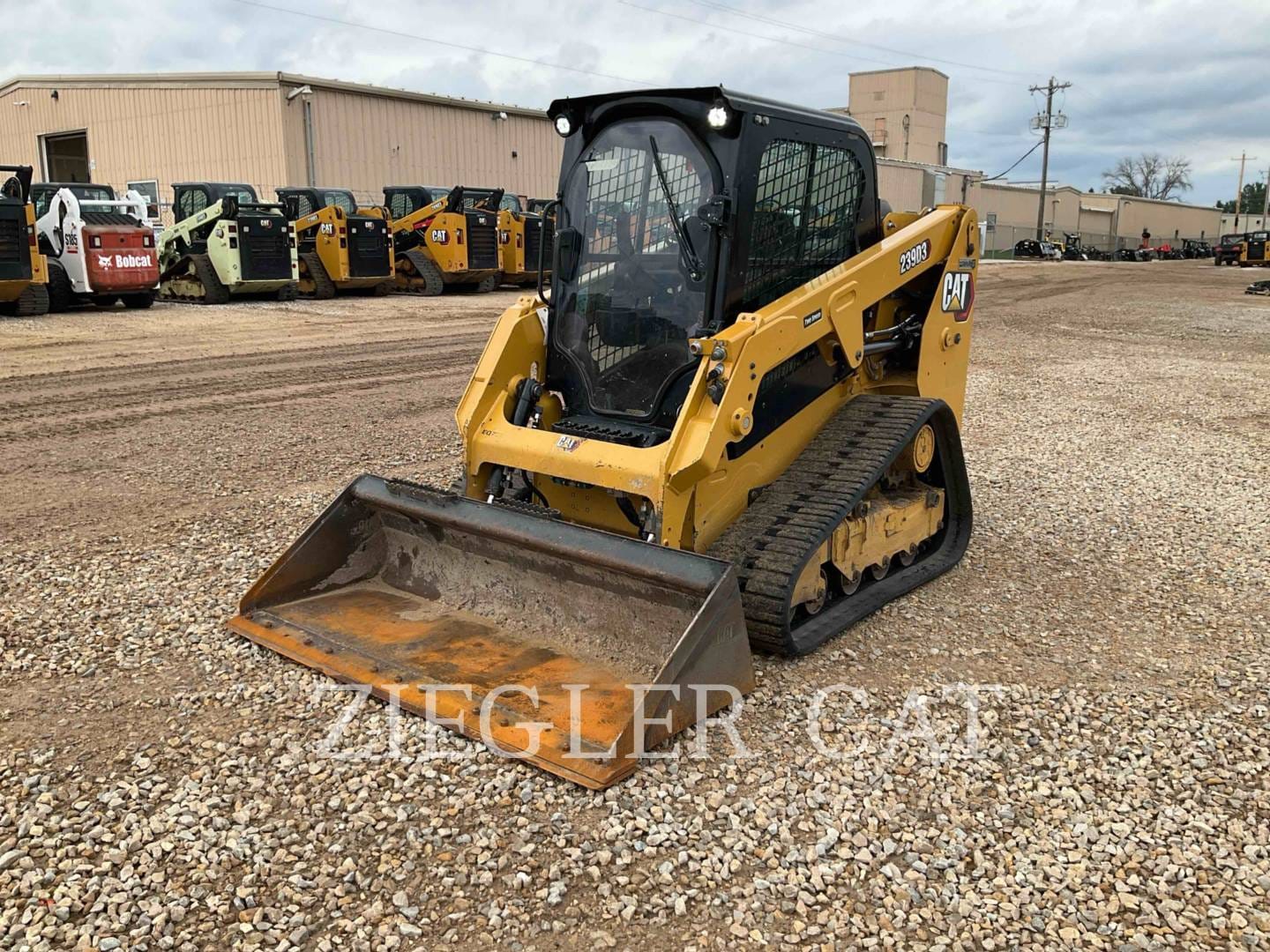 2023 Caterpillar 239D3 Equipment Image0