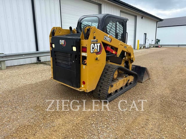 Image of Caterpillar 239D3 equipment image 2