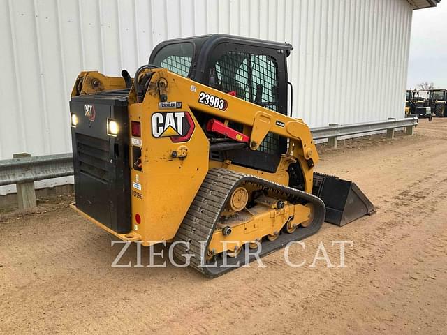 Image of Caterpillar 239D3 equipment image 4