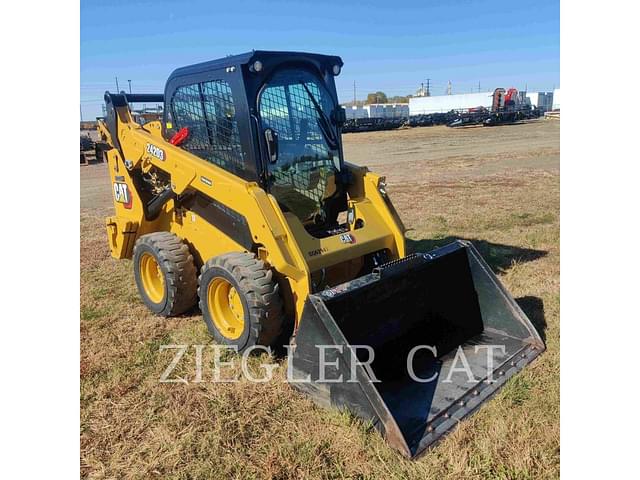 Image of Caterpillar 242D3 equipment image 4