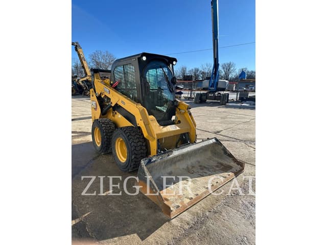Image of Caterpillar 242D3 equipment image 1