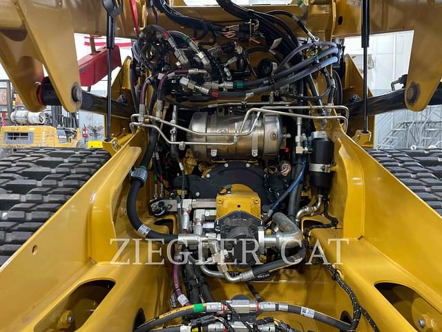 Image of Caterpillar 249D3 equipment image 4