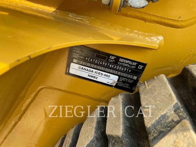 Image of Caterpillar 249D3 equipment image 2