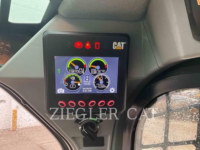 Image of Caterpillar 259D3 equipment image 4
