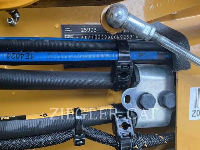 Image of Caterpillar 259D3 equipment image 2