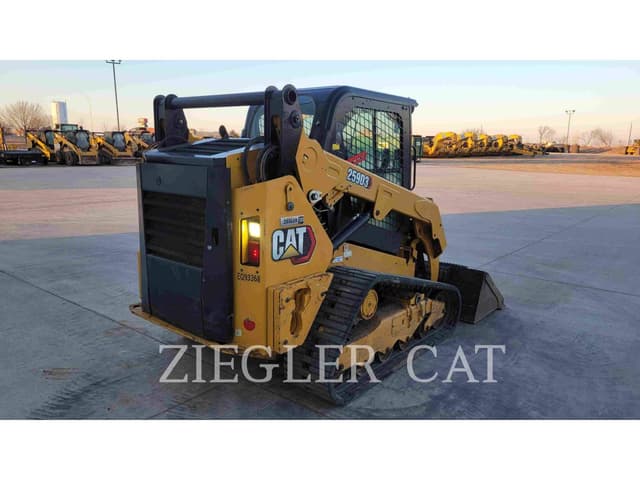 Image of Caterpillar 259D3 equipment image 2