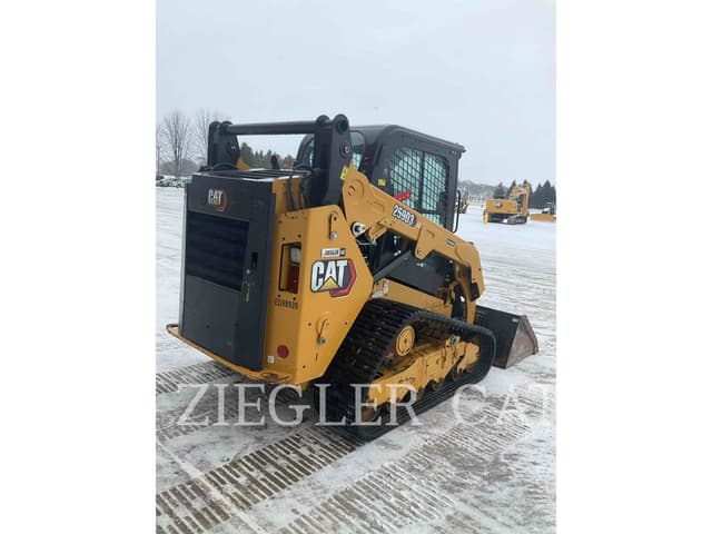 Image of Caterpillar 259D3 equipment image 2