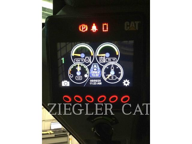 Image of Caterpillar 259D3 equipment image 4