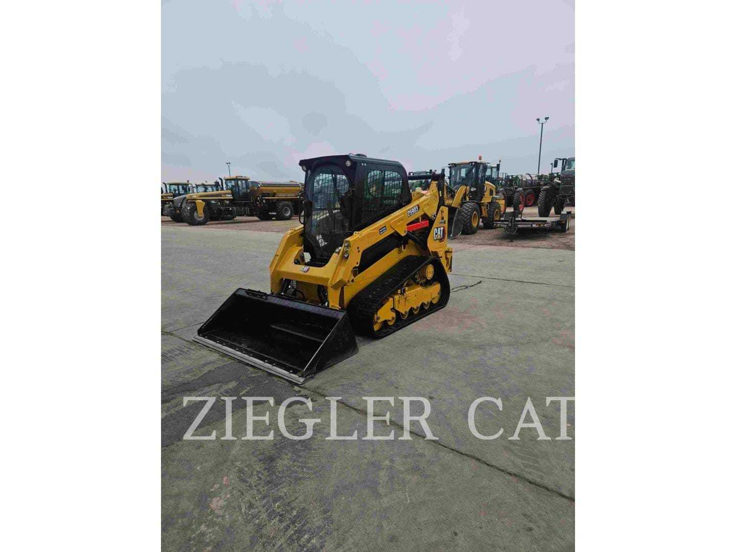 2023 Caterpillar 259D3 Equipment Image0