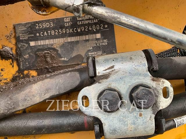 Image of Caterpillar 259D3 equipment image 4