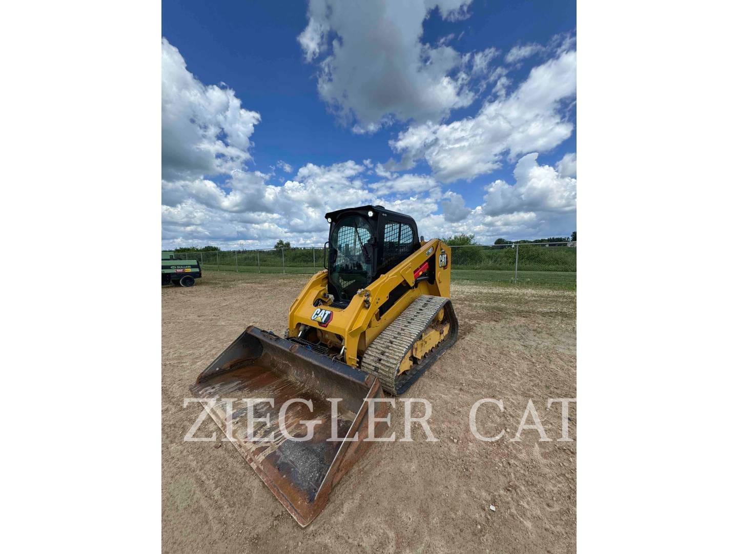 2023 Caterpillar 279D3 Equipment Image0
