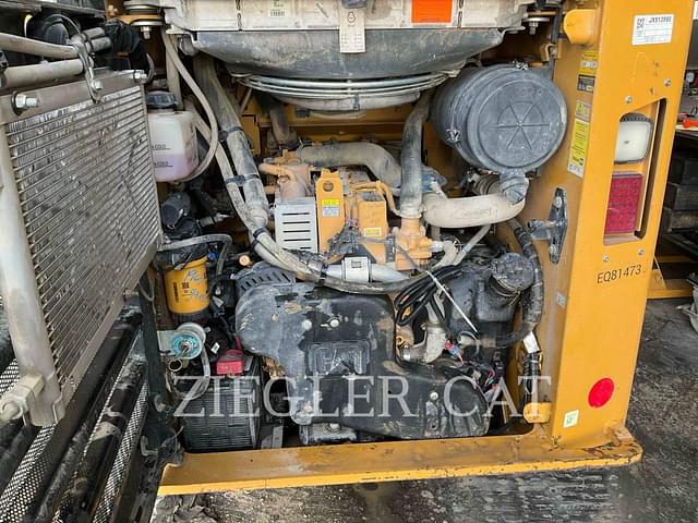 Image of Caterpillar 289D3 equipment image 3