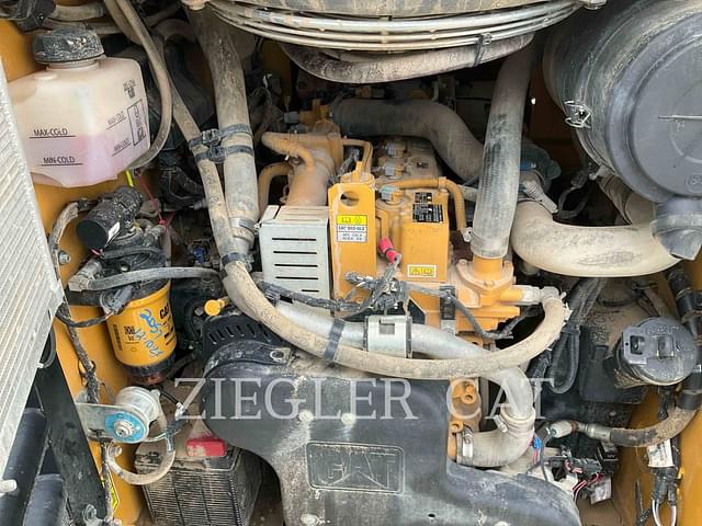 Image of Caterpillar 289D3 equipment image 2