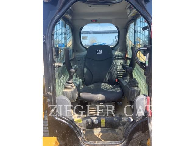 Image of Caterpillar 289D3 equipment image 3