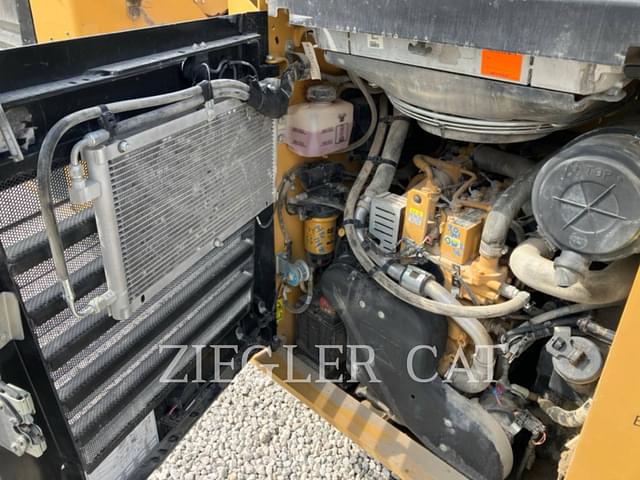 Image of Caterpillar 289D3 equipment image 4