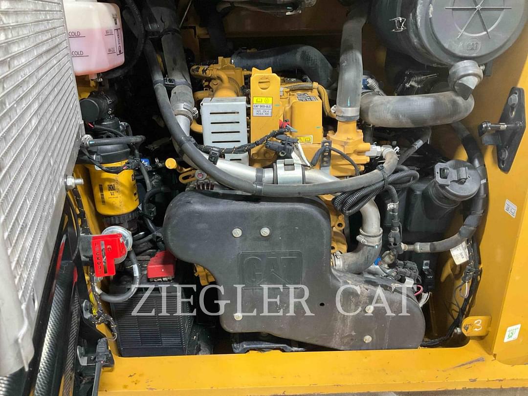 Image of Caterpillar 289D3 Primary image