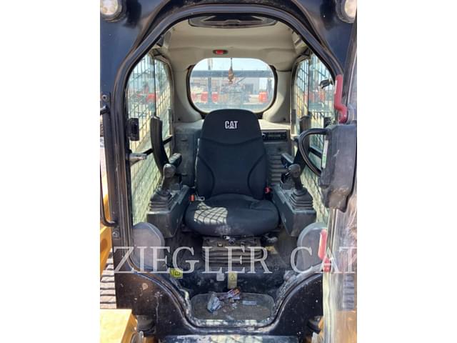 Image of Caterpillar 289D3 equipment image 4