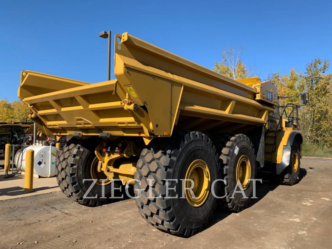 Image of Caterpillar 740 Image 1