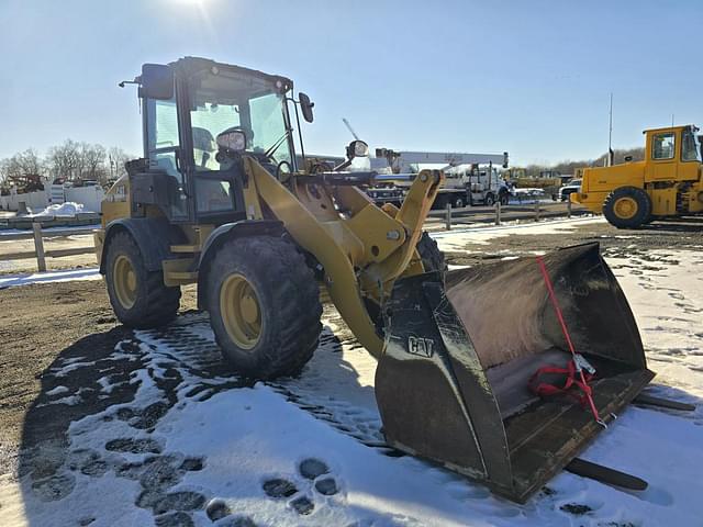 Image of Caterpillar 908 equipment image 2