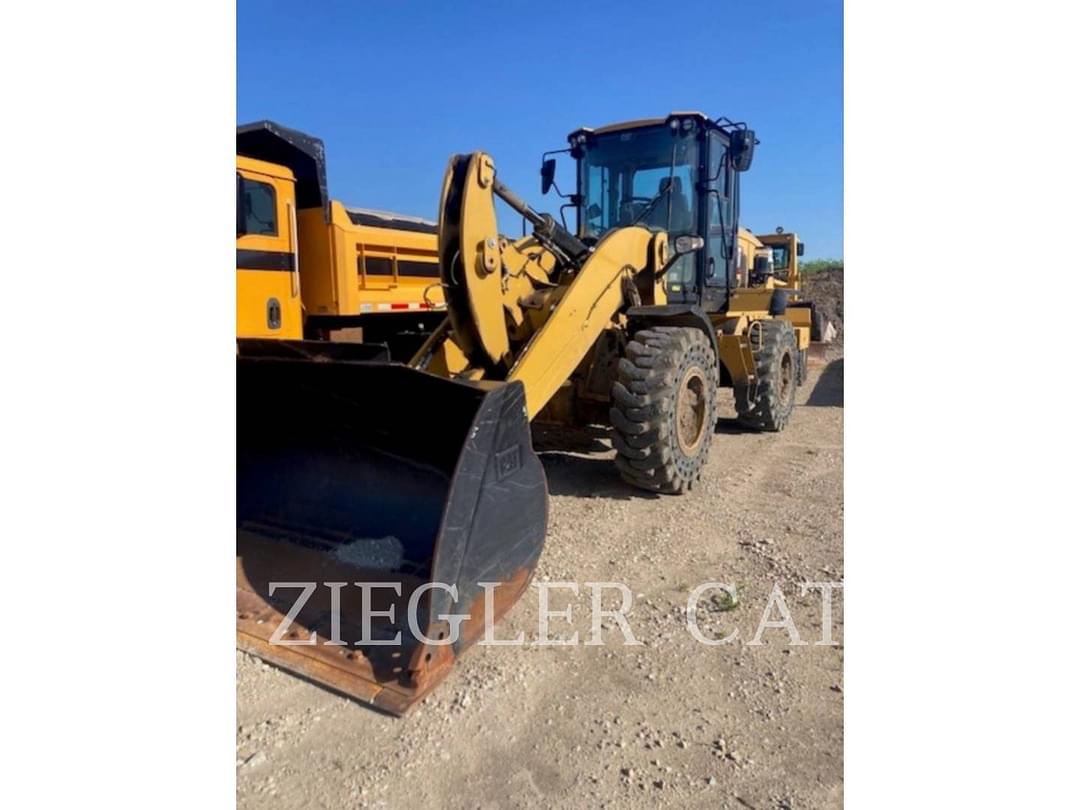 Image of Caterpillar 938M Image 1