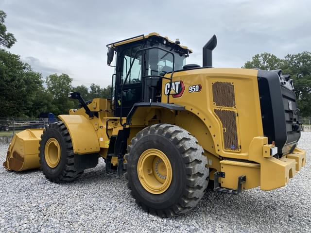 Image of Caterpillar 950 equipment image 1