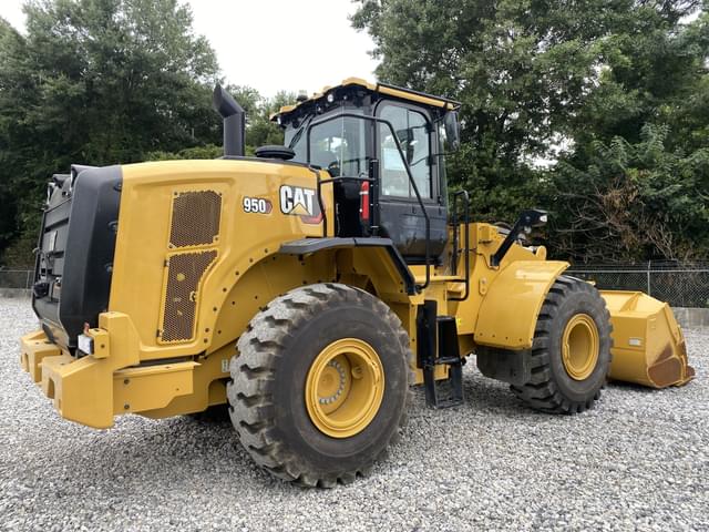 Image of Caterpillar 950 equipment image 2
