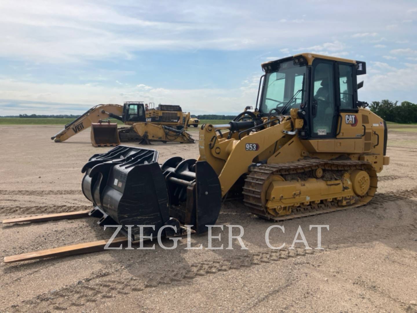 2023 Caterpillar 953 Equipment Image0