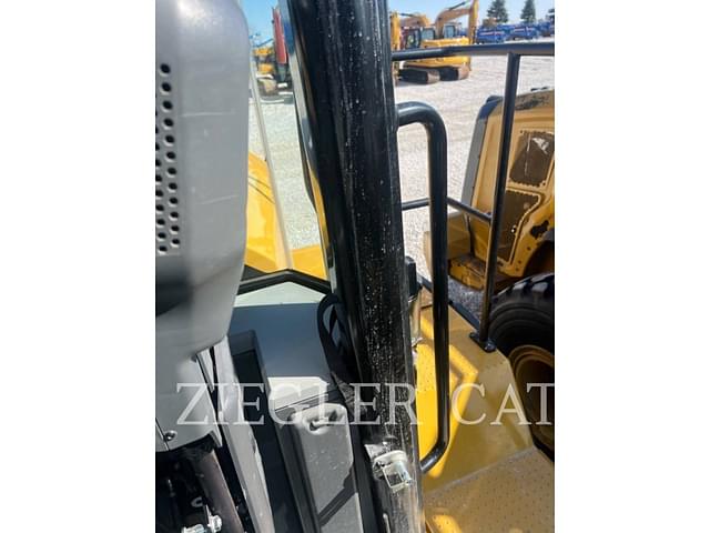 Image of Caterpillar 962M equipment image 3