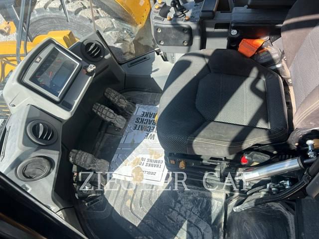 Image of Caterpillar 962M equipment image 4