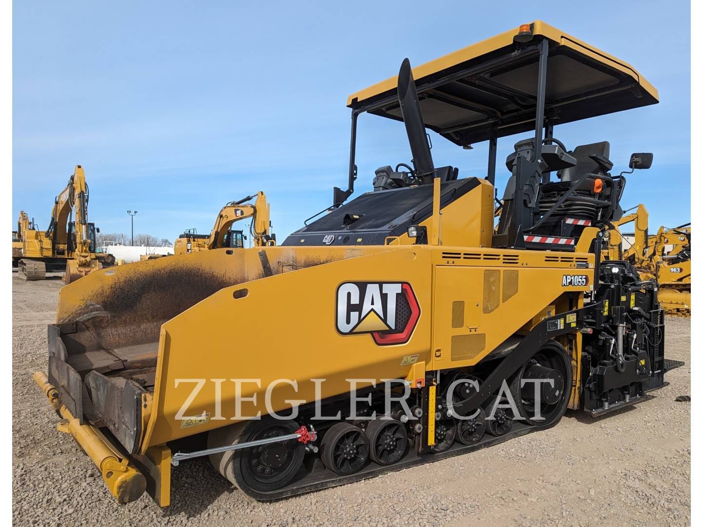 Main image Caterpillar AP1055