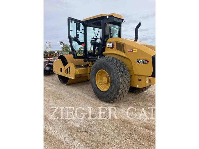 Image of Caterpillar CS10GC equipment image 3