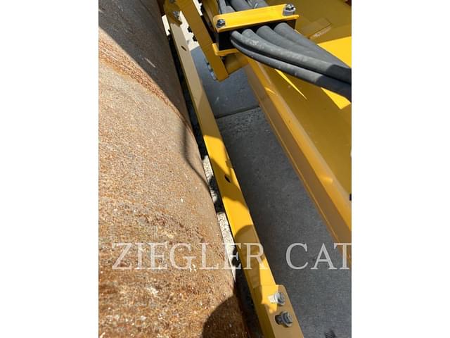 Image of Caterpillar CS12GC equipment image 4