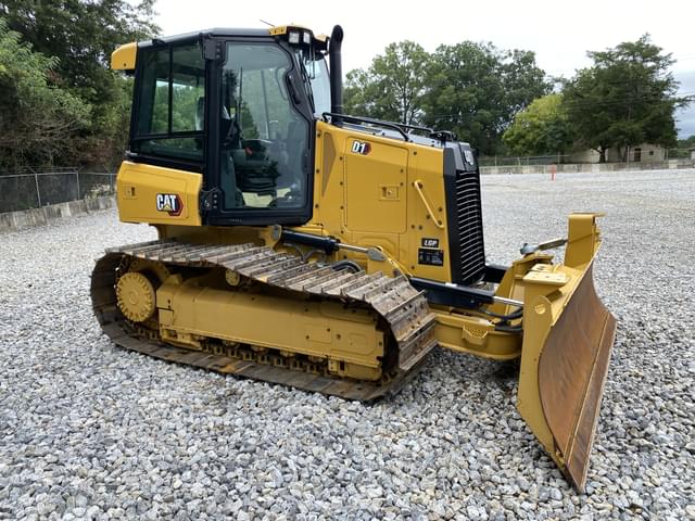 Image of Caterpillar D1 equipment image 3