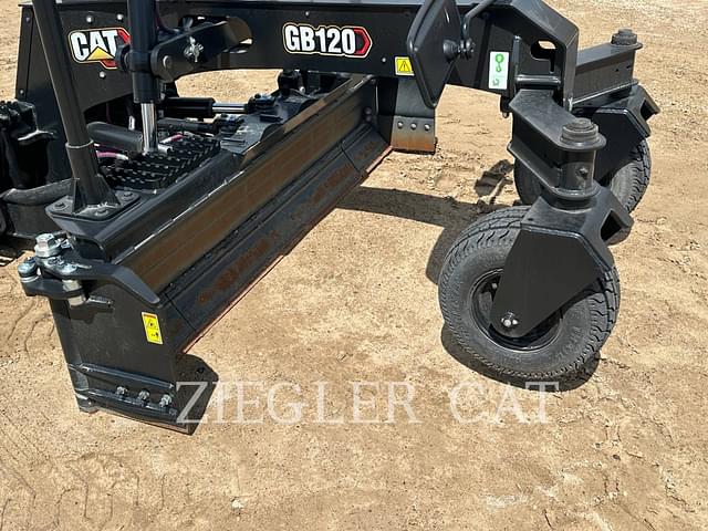 Image of Caterpillar GB120 equipment image 4