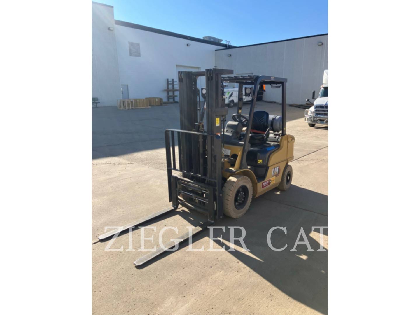 2023 Caterpillar GP25N Equipment Image0